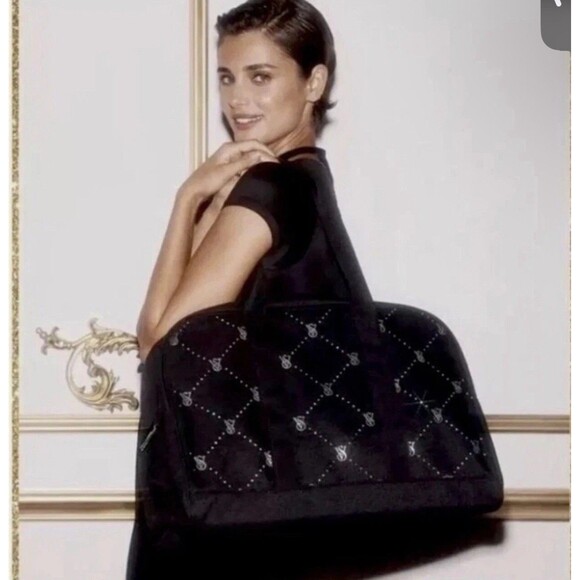 Victoria's Secret VS Logo Large Weekender Black Quilted Tote Zip Duffle Bag NEW - Picture 2 of 13